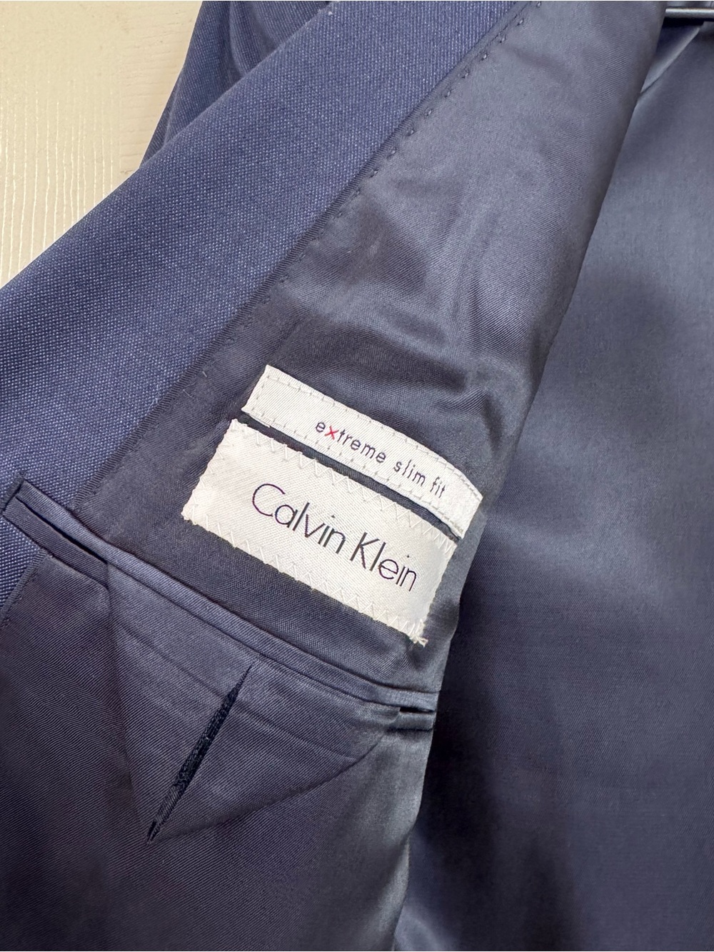 Calvin Klein Men's Navy Blue Suit w/ Pants 40R Extreme Slim Fit - Picture 7 of 8